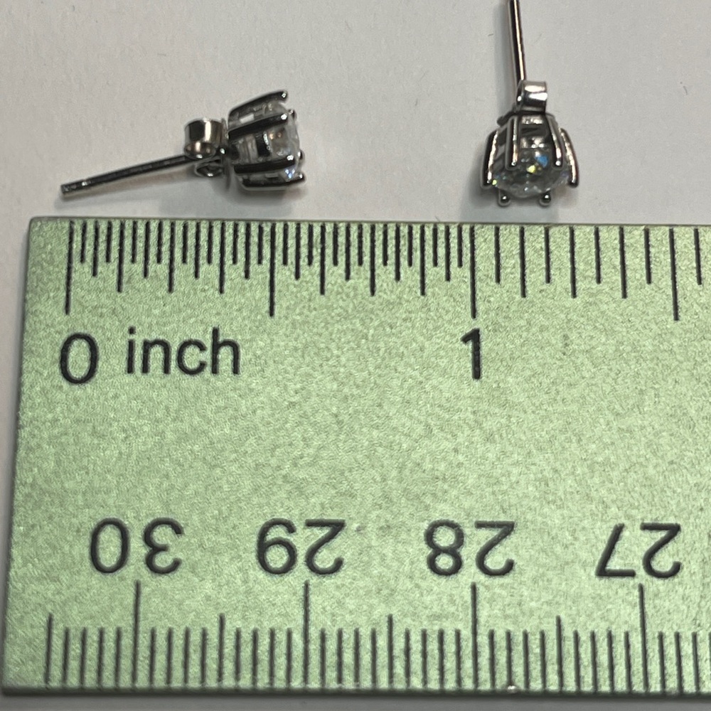 .5 Carat Moissanite Stud Earrings Sterling silver certificate appraised - Picture 5 of 9